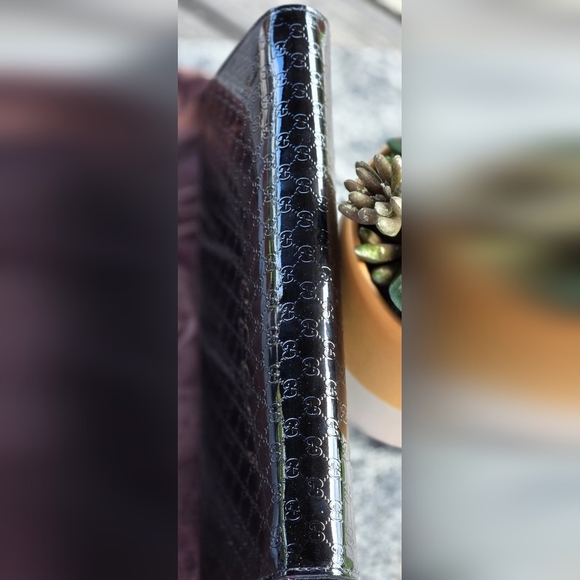 Gucci Microguccissima Patent Leather Clutch - Picture 5 of 15